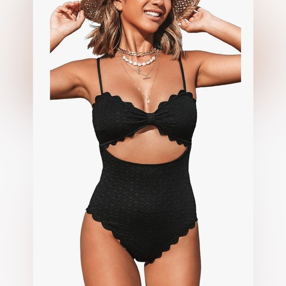 Cupshe Other - Cupshe Black Scalloped One-Piece Swimsuit size small
